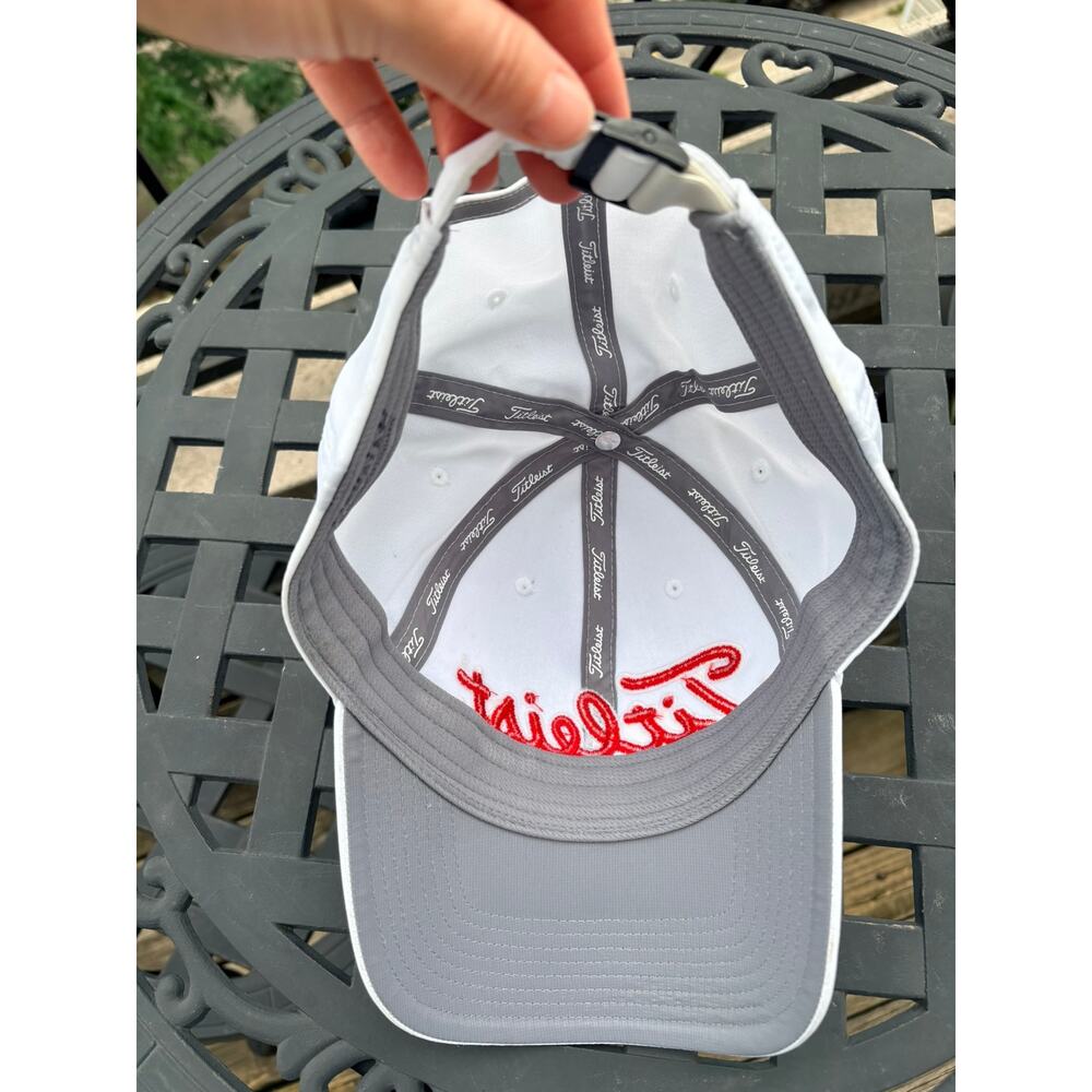 Titleist Unisex White Red Logo Golf Hat Adjustable Strap - Picture 3 of 5